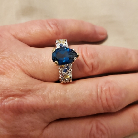 London Blue Pear Shape Ring - Picture 8 of 8